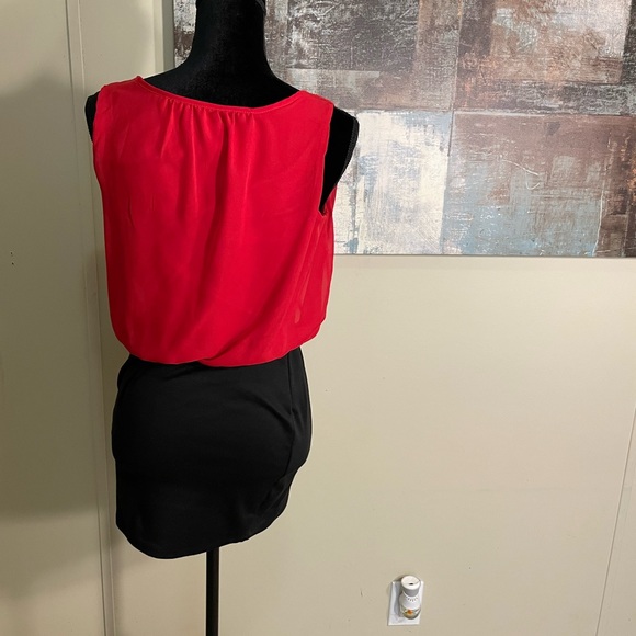 Dress - Picture 2 of 3